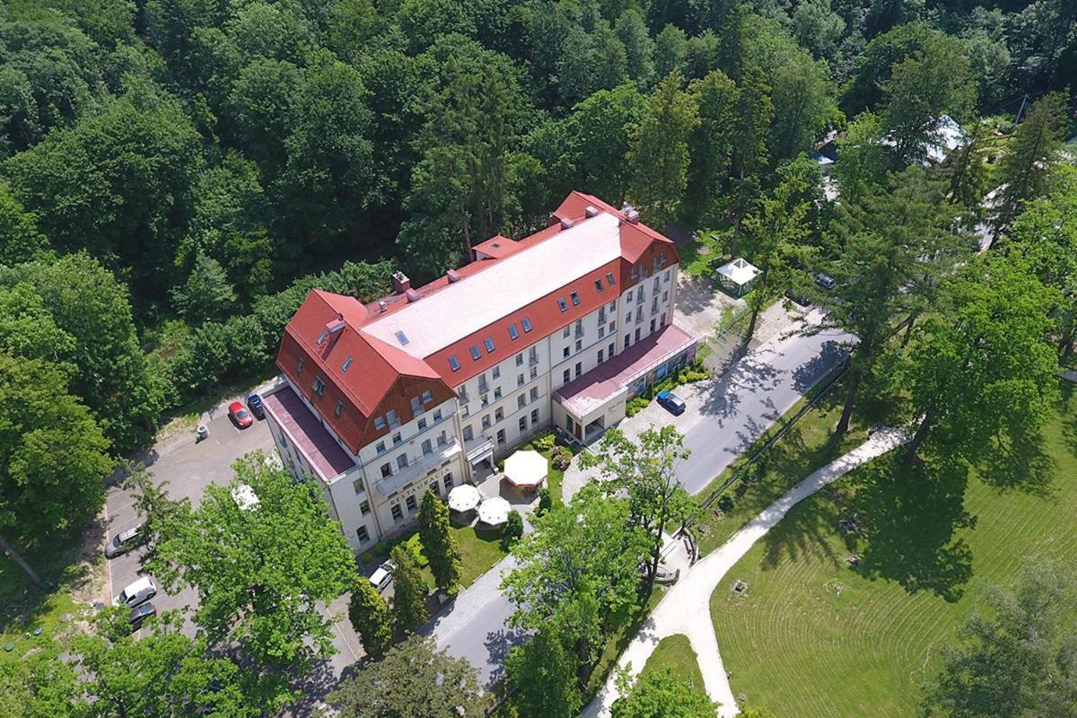 Hotel Nowy Dwor Elizy Blisko Sky Bridge Długopole-Zdrój Buitenkant foto